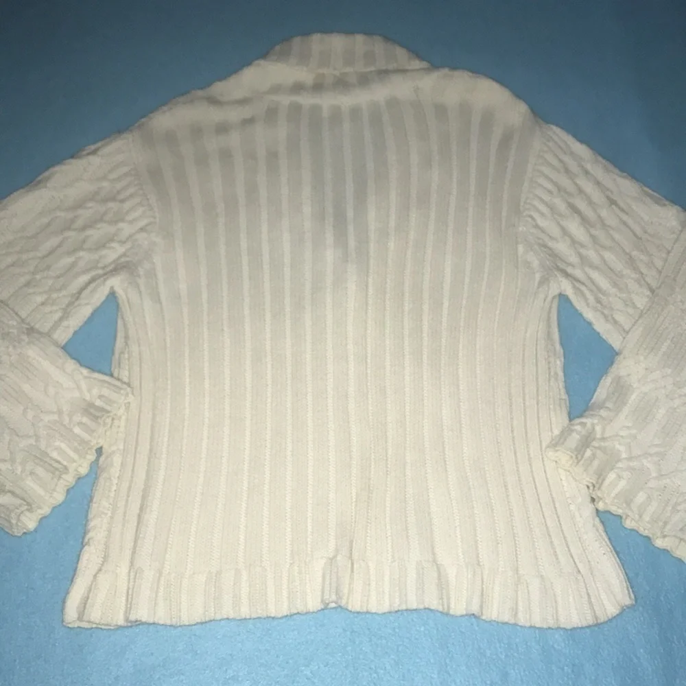 CHARTER CLUB chunky knit sweater one large button closure cream colored size XL